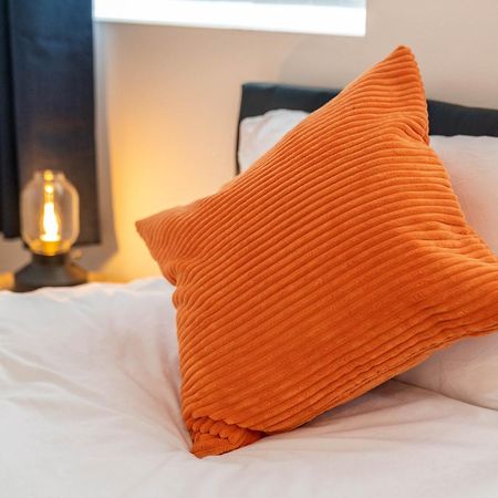 2 Bedroom Loft And Spacious Apt- One Choice Stays- Jq Бирмингем Экстерьер фото