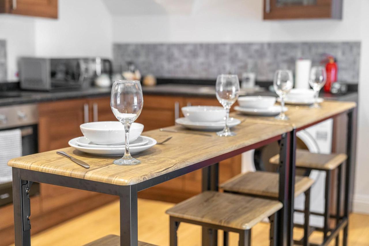 2 Bedroom Loft And Spacious Apt- One Choice Stays- Jq Бирмингем Экстерьер фото