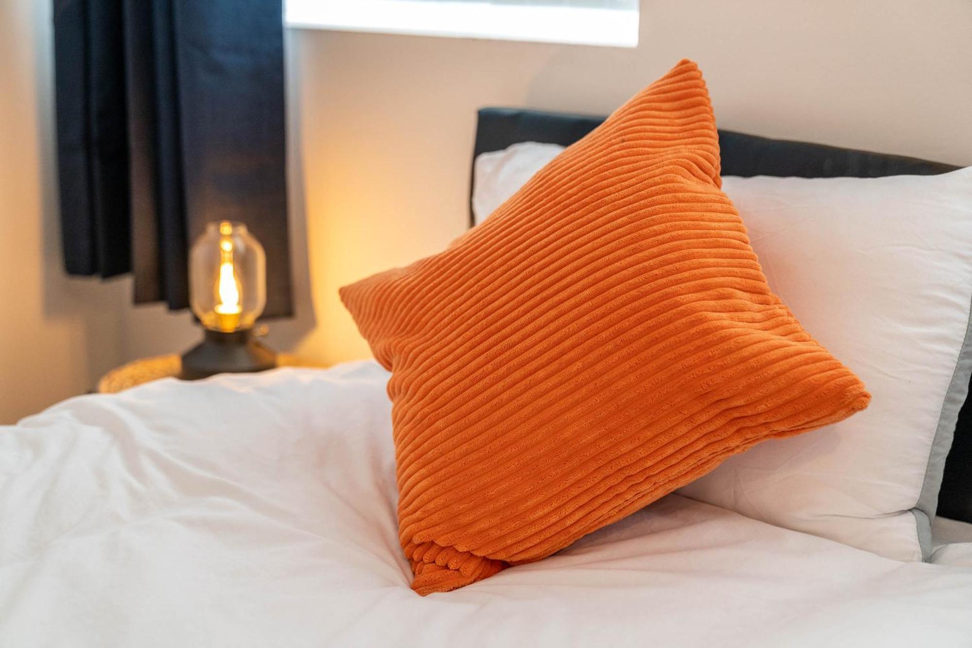 2 Bedroom Loft And Spacious Apt- One Choice Stays- Jq Бирмингем Экстерьер фото